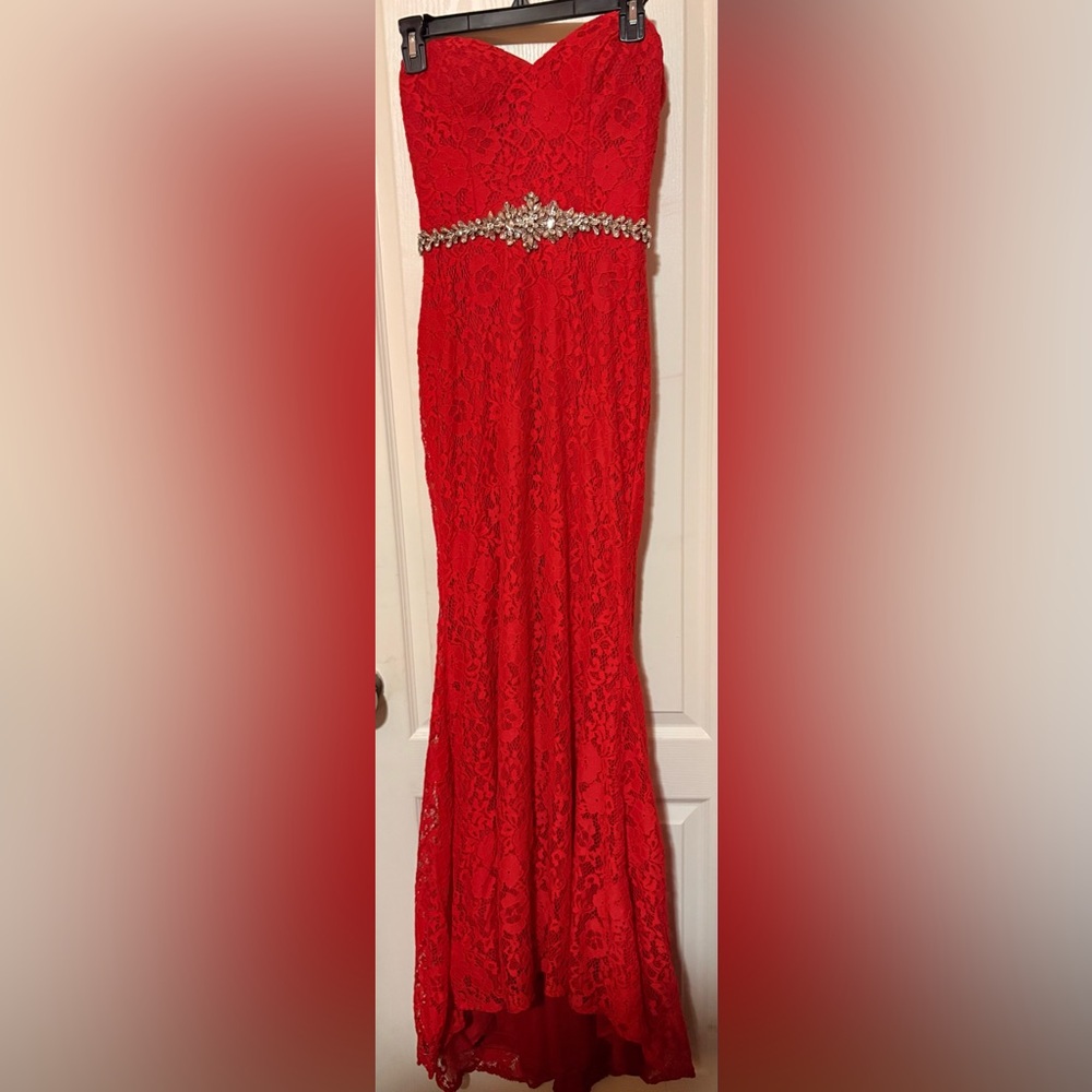 Elegant Red Lace Dress